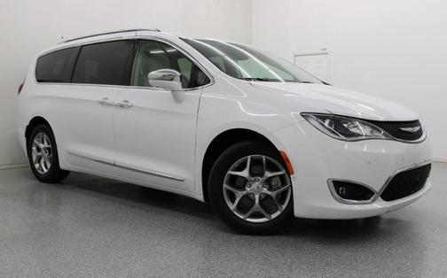 White 2018 Chrysler Pacifica Limited