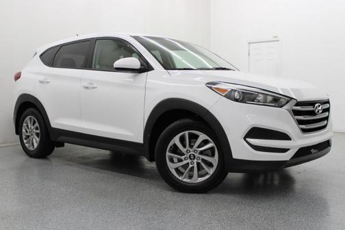 Dazzling White 2018 Hyundai TUCSON SE