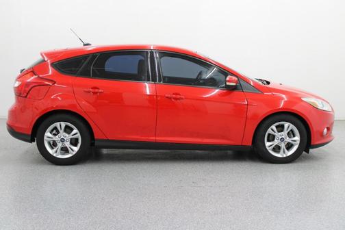 Red 2012 Ford Focus SE