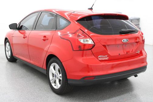 Red 2012 Ford Focus SE