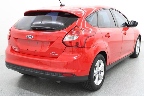 Red 2012 Ford Focus SE