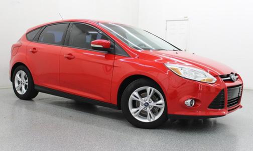 Red 2012 Ford Focus SE