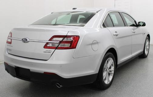 Silver 2018 Ford Taurus SEL