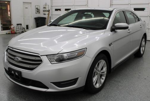 Silver 2018 Ford Taurus SEL