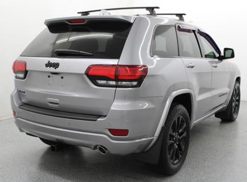 Silver 2019 Jeep Grand Cherokee Laredo