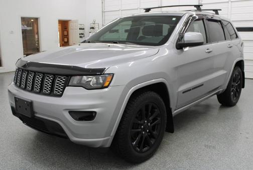 Silver 2019 Jeep Grand Cherokee Laredo