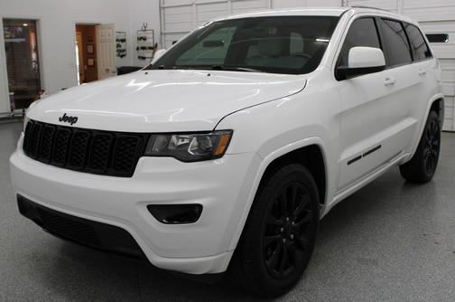 White 2019 Jeep Grand Cherokee Laredo