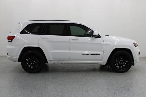 White 2019 Jeep Grand Cherokee Laredo