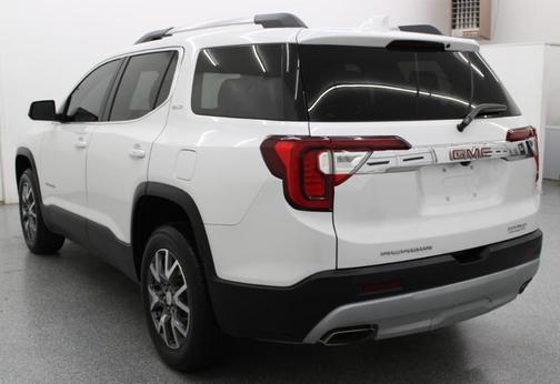 White 2022 GMC Acadia SLT
