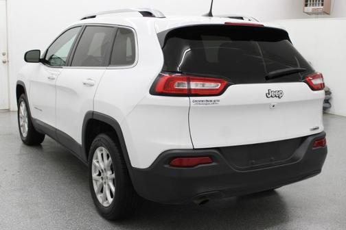 White 2018 Jeep Cherokee Latitude Plus