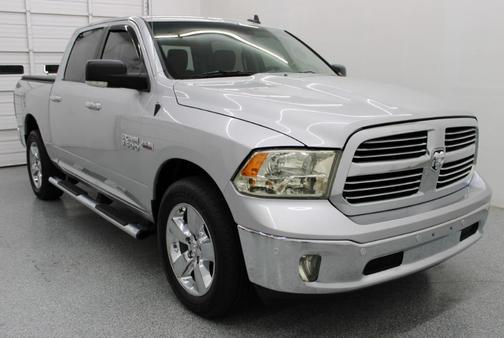 2016 RAM 1500 SLT