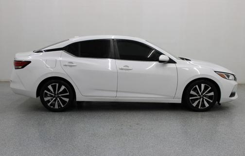 White 2021 Nissan Sentra SV