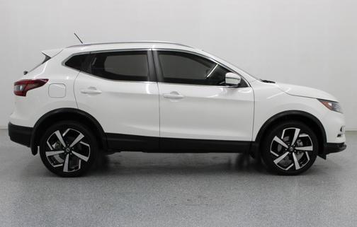 White 2020 Nissan Rogue Sport SL