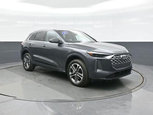 2025 Audi Q5 Premium TFSI quattro S tronic