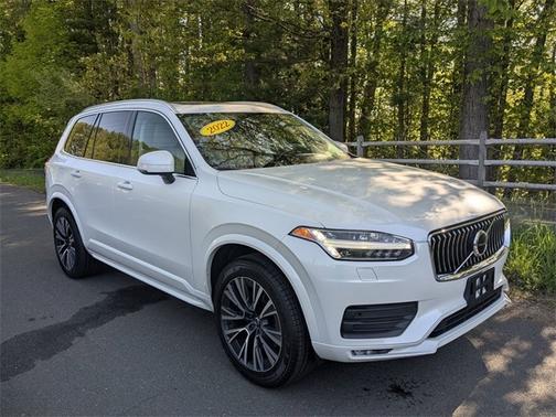 2022 Volvo XC90 T6 AWD Momentum 7 Seater
