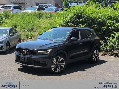 Onyx Black 2023 Volvo XC40 Plus