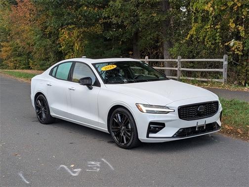 2024 Volvo S60 B5 Plus Black Edition