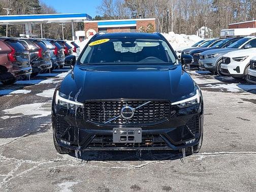 2025 Volvo XC60 Core