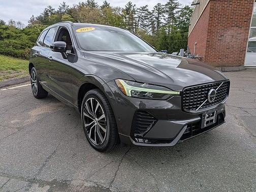 Platinum Grey 2023 Volvo XC60 Plus