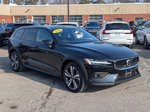2025 Volvo V60 Cross Country Plus