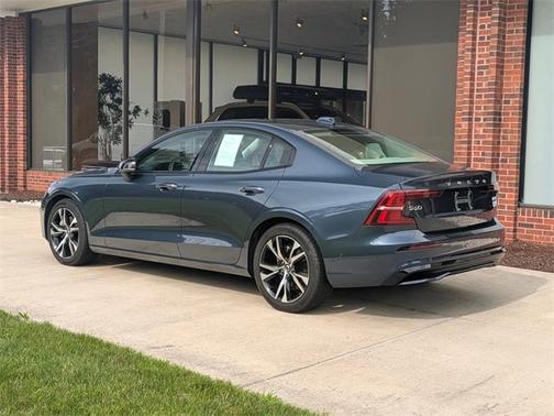 2025 Volvo S60 B5 Plus