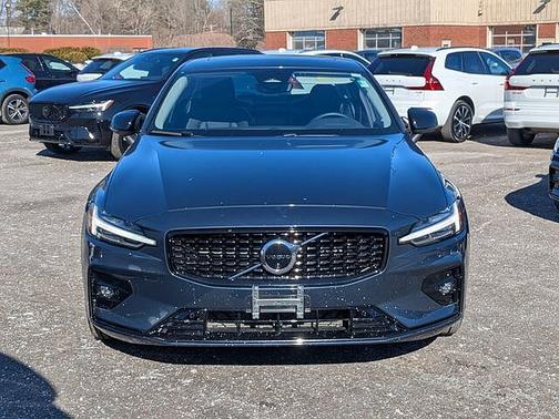 2024 Volvo S60 Plus