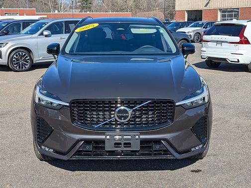 2025 Volvo XC60 Plus