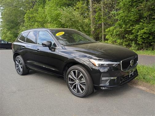 2022 Volvo XC60 B5 AWD Momentum