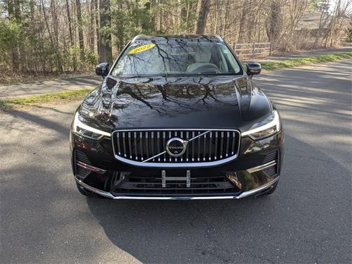 2022 Volvo XC60 B5 AWD Momentum
