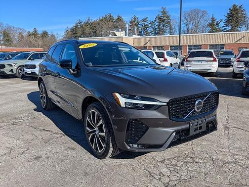 2025 Volvo XC60 Plus