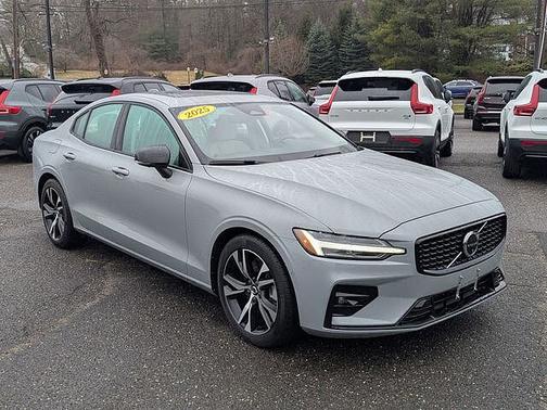 2025 Volvo S60 Plus