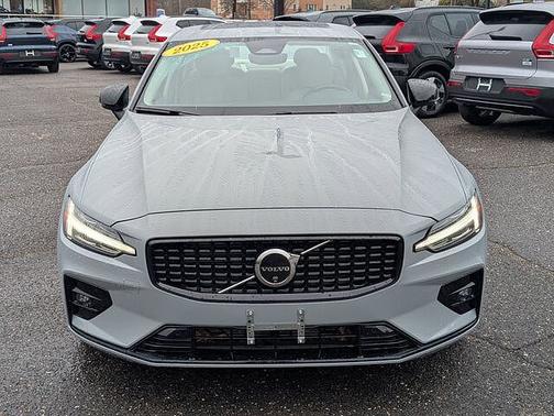 2025 Volvo S60 Plus
