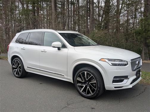 2022 Volvo XC90 Recharge Plug-In Hybrid eAWD Inscription Expression 6 Seater
