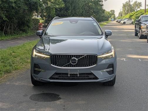 2022 Volvo XC60 B5 AWD Momentum