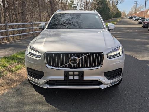 2022 Volvo XC90 T6 AWD Momentum 7 Seater