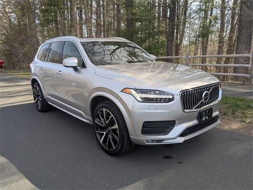 2022 Volvo XC90 T6 AWD Momentum 7 Seater