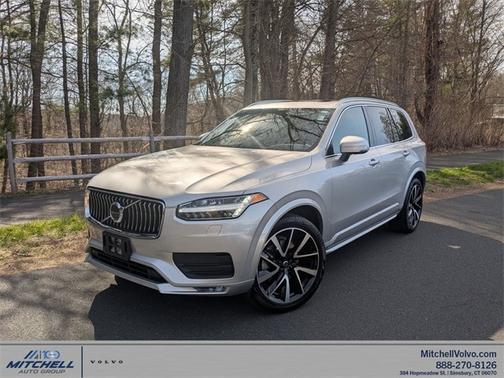 2022 Volvo XC90 T6 AWD Momentum 7 Seater