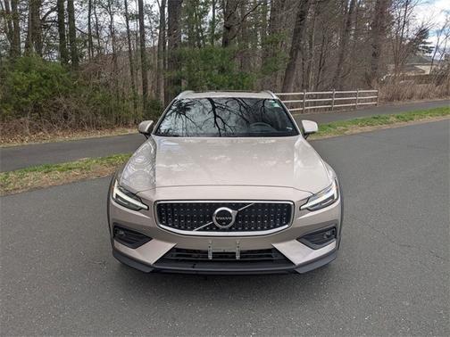 2023 Volvo V60 Cross Country B5 AWD Ultimate