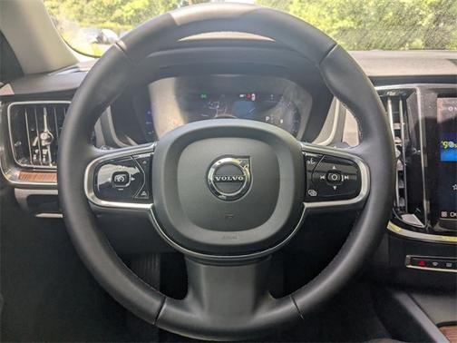 2024 Volvo S60 B5 Plus Dark