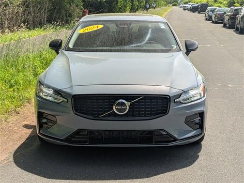 2024 Volvo S60 B5 Plus Dark