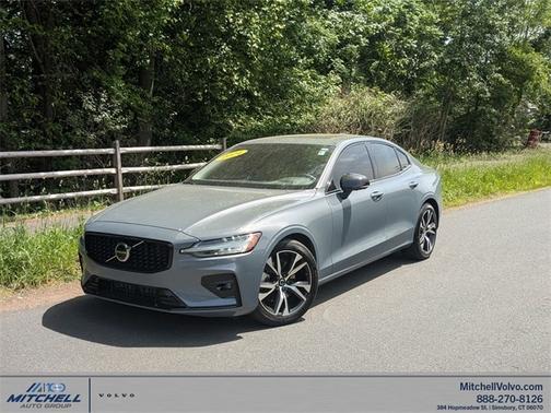 2024 Volvo S60 B5 Plus Dark