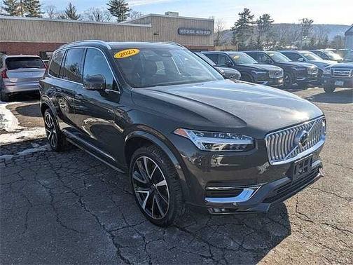 2023 Volvo XC90 Plus