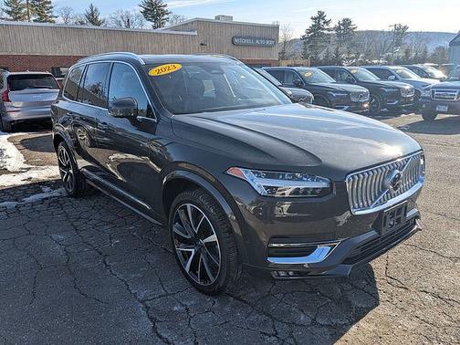 2023 Volvo XC90 Plus
