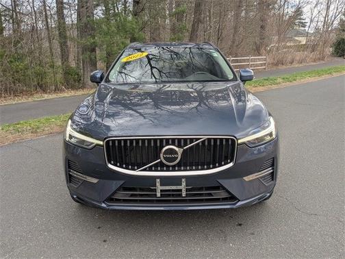 2022 Volvo XC60 B5 AWD Momentum