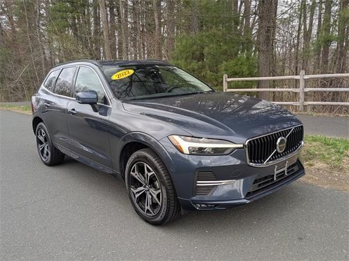 2022 Volvo XC60 B5 AWD Momentum