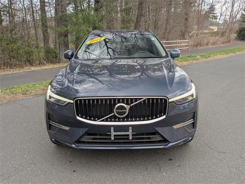 2022 Volvo XC60 B5 AWD Momentum