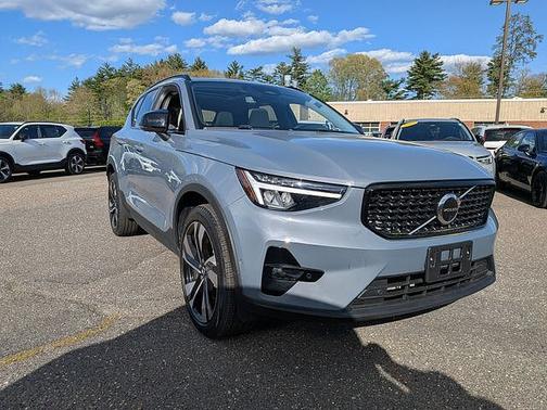 Thunder Grey 2023 Volvo XC40 Plus