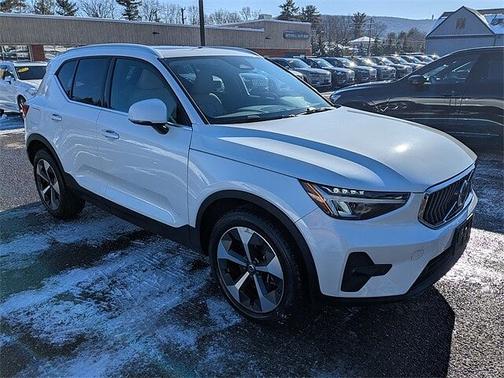 2023 Volvo XC40 Plus