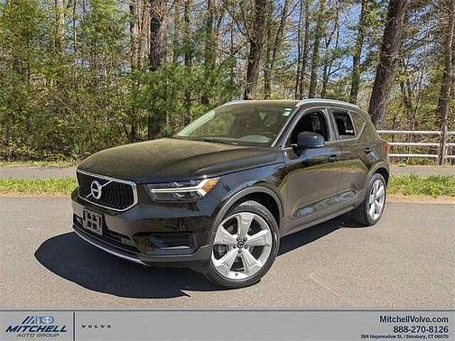 2022 Volvo XC40 T5 AWD Momentum