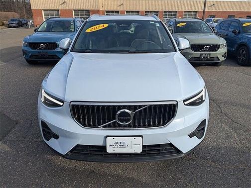 2024 Volvo XC40 Plus